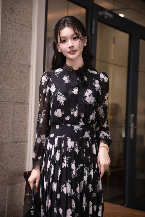 Sixdo Black Floral Chiffon Flared Dress